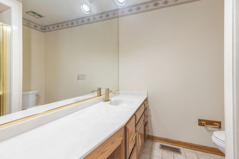 Tiny photo for 648 Dauphine Court #F, Elk Grove Village, IL 60007 (MLS # 12487711)