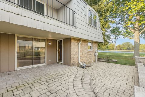 Tiny photo for 648 Dauphine Court #F, Elk Grove Village, IL 60007 (MLS # 12487711)