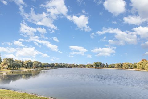 Tiny photo for 648 Dauphine Court #F, Elk Grove Village, IL 60007 (MLS # 12487711)