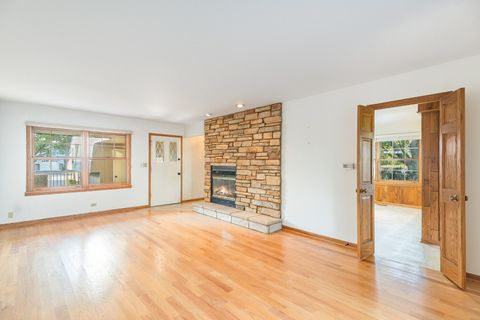Tiny photo for 648 Dauphine Court #F, Elk Grove Village, IL 60007 (MLS # 12487711)