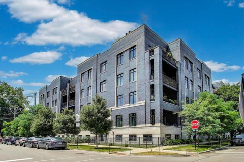 Photo of 5748 N Hermitage Avenue #206, Chicago, IL 60660 (MLS # 12474003)