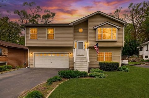 Photo of 34782 N Oakside Avenue, Ingleside, IL 60041 (MLS # 12627359)