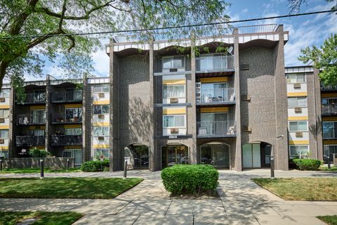 Photo of 6800 N California Avenue #3S, Chicago, IL 60645 (MLS # 12493168)