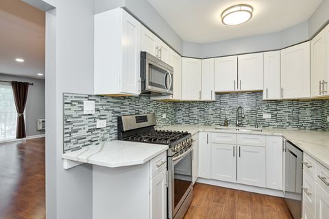 Tiny photo for 6800 N California Avenue #3S, Chicago, IL 60645 (MLS # 12493168)