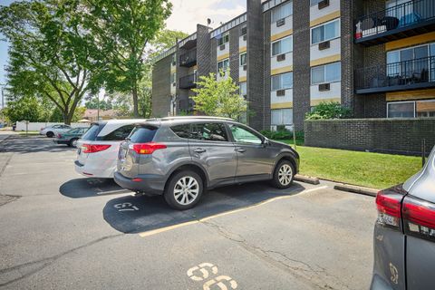 Tiny photo for 6800 N California Avenue #3S, Chicago, IL 60645 (MLS # 12493168)