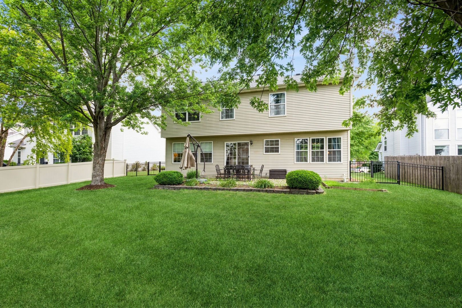 2111 Colonial Street