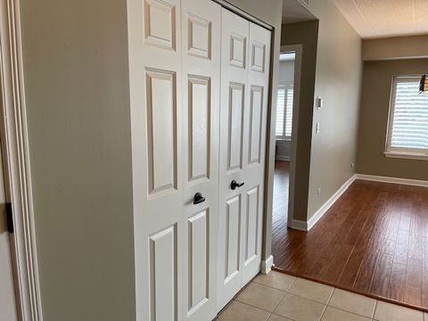 Tiny photo for 875 E 22nd Street #220, Lombard, IL 60148 (MLS # 12469861)