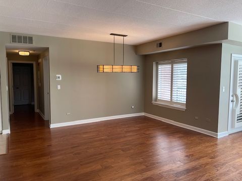 Tiny photo for 875 E 22nd Street #220, Lombard, IL 60148 (MLS # 12469861)