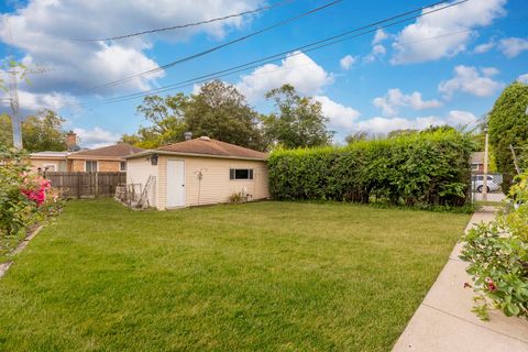 Tiny photo for 9555 Kildare Avenue, Skokie, IL 60076 (MLS # 12501730)