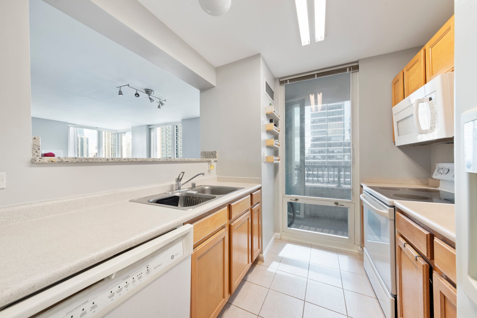 345 N La Salle Street 2203