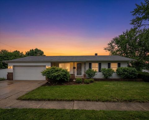Photo of 1114 Brentwood Place, Joliet, IL 60435 (MLS # 12598407)