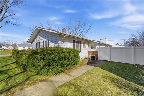Tiny photo for 1114 Brentwood Place, Joliet, IL 60435 (MLS # 12598407)