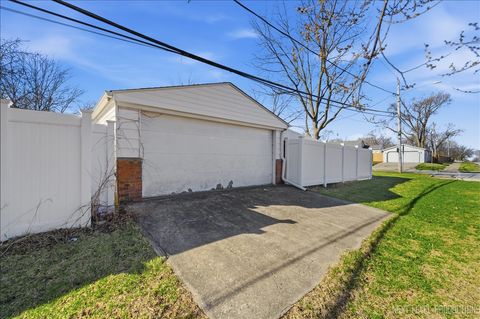Tiny photo for 1114 Brentwood Place, Joliet, IL 60435 (MLS # 12598407)