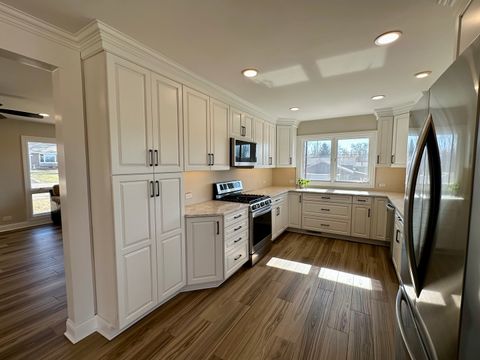 Tiny photo for 40210 N Lakeview Avenue, Antioch, IL 60002 (MLS # 12575770)