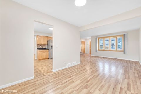 Tiny photo for 1330 S MALLARD Lane, Mount Prospect, IL 60056 (MLS # 12537343)