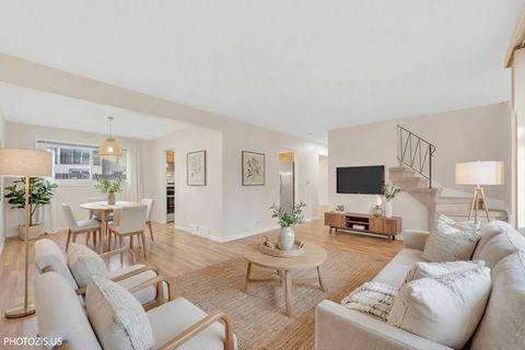 Tiny photo for 1330 S MALLARD Lane, Mount Prospect, IL 60056 (MLS # 12537343)