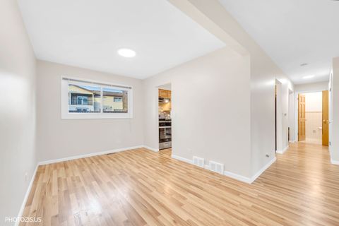 Tiny photo for 1330 S MALLARD Lane, Mount Prospect, IL 60056 (MLS # 12537343)