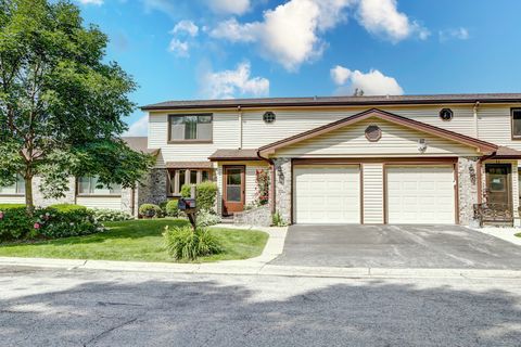 1330 S MALLARD Lane Mount Prospect IL 60056