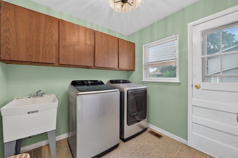 Tiny photo for 1109 Lancaster Avenue, Elk Grove Village, IL 60007 (MLS # 12745769)