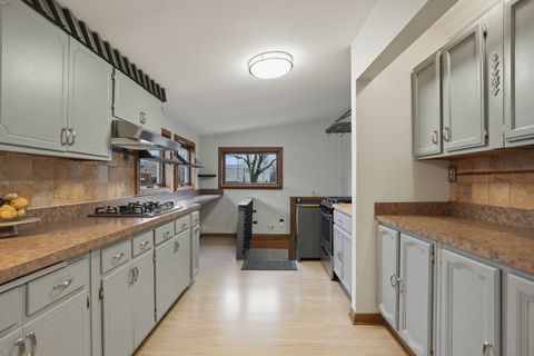 Tiny photo for 2220 139th Street, Blue Island, IL 60406 (MLS # 12554033)