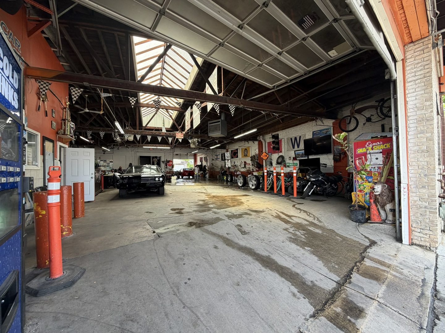 2323 W 18th Street