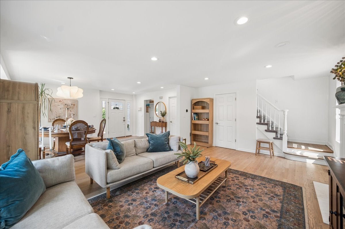 1105 Blackthorn Lane
