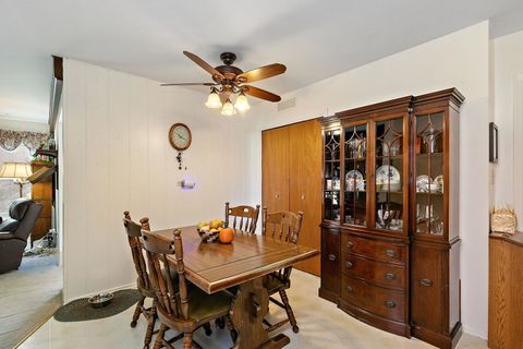 Tiny photo for 1410 Nottingham Lane, Hoffman Estates, IL 60169 (MLS # 12505668)