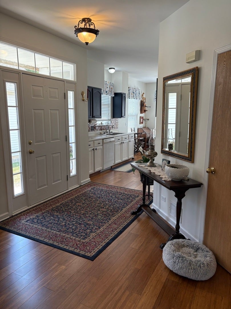 5 E HAGUE Drive