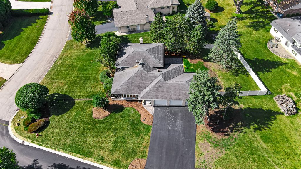 Photo for 12900 S Seneca Road, Palos Heights, IL 60463 (MLS # 12470739)