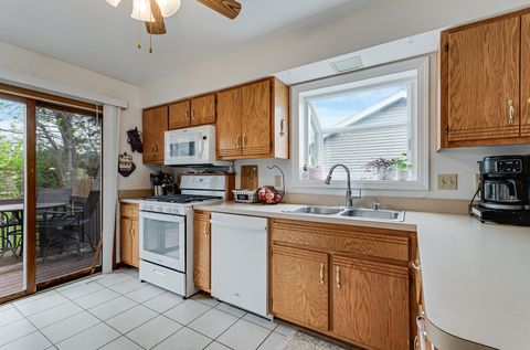 Tiny photo for 605 Davidson Drive #B, Minooka, IL 60447 (MLS # 12629059)