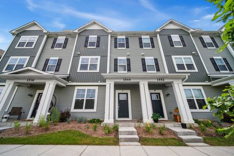 Photo of 1544 Syracuse Drive, Grayslake, IL 60030 (MLS # 12488381)