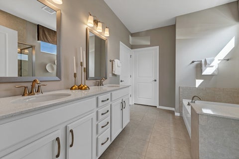Tiny photo for 2834 Summer Court, Lindenhurst, IL 60046 (MLS # 12706063)