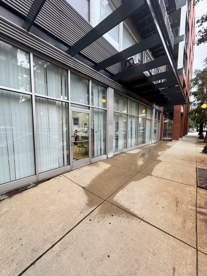 1609 S Halsted Street