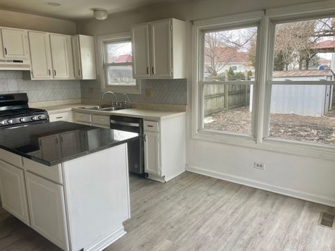 Tiny photo for 1122 Bradbury Circle, Carol Stream, IL 60188 (MLS # 12544928)