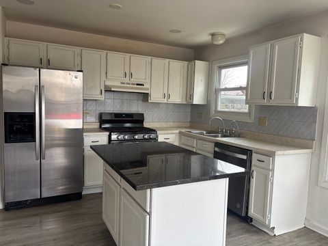 Tiny photo for 1122 Bradbury Circle, Carol Stream, IL 60188 (MLS # 12544928)