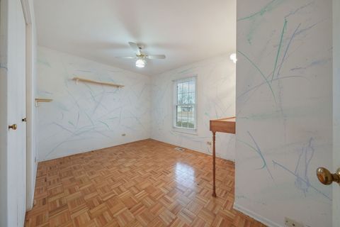 Tiny photo for 184 S Circle Avenue, Bloomingdale, IL 60108 (MLS # 12579111)