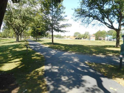 Tiny photo for 184 S Circle Avenue, Bloomingdale, IL 60108 (MLS # 12579111)