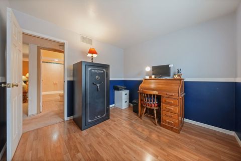 Tiny photo for 184 S Circle Avenue, Bloomingdale, IL 60108 (MLS # 12579111)