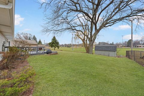 Tiny photo for 184 S Circle Avenue, Bloomingdale, IL 60108 (MLS # 12579111)