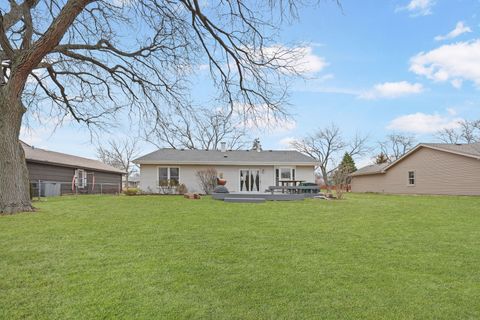 Tiny photo for 184 S Circle Avenue, Bloomingdale, IL 60108 (MLS # 12579111)