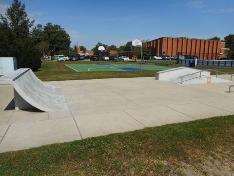 Tiny photo for 184 S Circle Avenue, Bloomingdale, IL 60108 (MLS # 12579111)