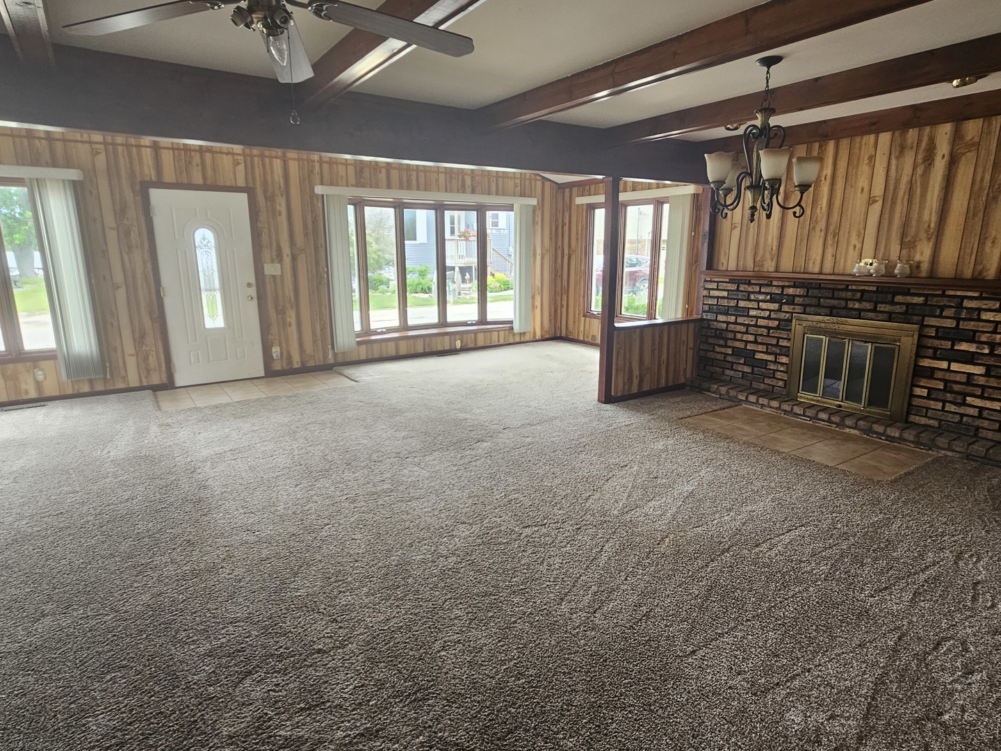 8150 N Thorsen Lane