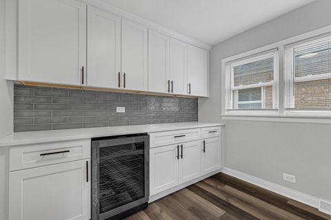 Tiny photo for 6037 S Mason Avenue, Chicago, IL 60638 (MLS # 12506104)