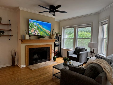 Tiny photo for 867 W Cornelia Avenue #1, Chicago, IL 60657 (MLS # 12686217)