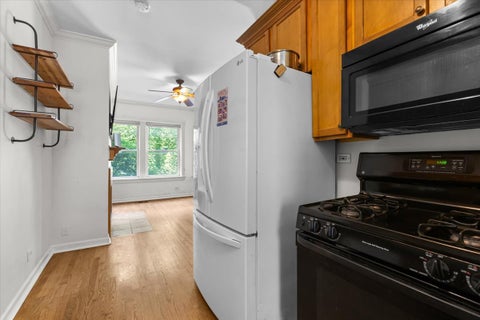 Tiny photo for 867 W Cornelia Avenue #1, Chicago, IL 60657 (MLS # 12686217)