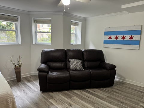 Tiny photo for 867 W Cornelia Avenue #1, Chicago, IL 60657 (MLS # 12686217)