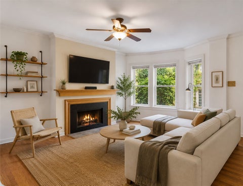 Tiny photo for 867 W Cornelia Avenue #1, Chicago, IL 60657 (MLS # 12686217)