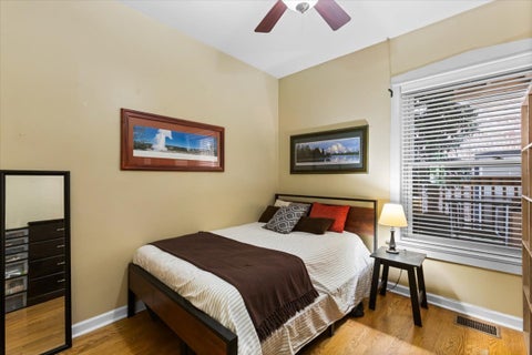 Tiny photo for 867 W Cornelia Avenue #1, Chicago, IL 60657 (MLS # 12686217)