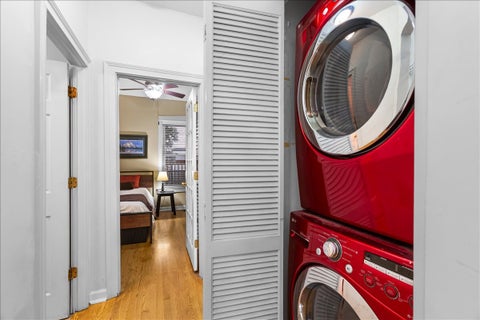 Tiny photo for 867 W Cornelia Avenue #1, Chicago, IL 60657 (MLS # 12686217)