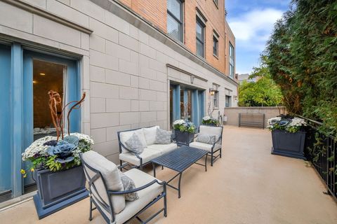 Tiny photo for 462 Pennsylvania Avenue #1S, Glen Ellyn, IL 60137 (MLS # 12498425)